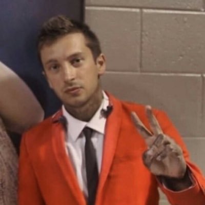 doubtcharl's profile picture. 18////   lovely by twenty one pilots biggest fan