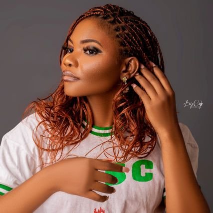 EdithEguab5885's profile picture. 