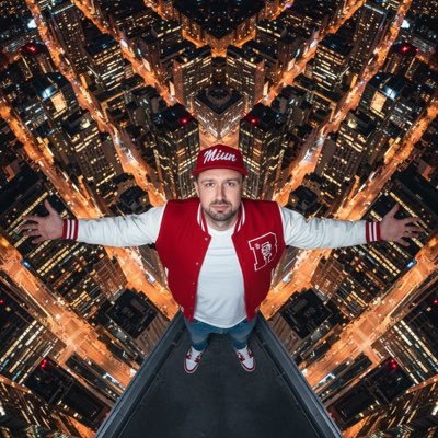 Nick_NickovichG's profile picture. Graphic Designer/Visual Designer. *Creativity is my life* The best wallpapers for your phone 🩵