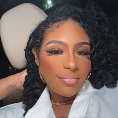 MOTH3Rof_aKING's profile picture. Makeup Artist💄                                                   Boy Mom  🤎🤎🧩                                              Content Creator 📸🖌️🎨