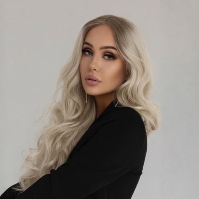 edytkabe's profile picture. Kopałam i sędziowałam ⚽️ teraz tylko oglądam. Pani mgr inż. 🧪🧬🦠