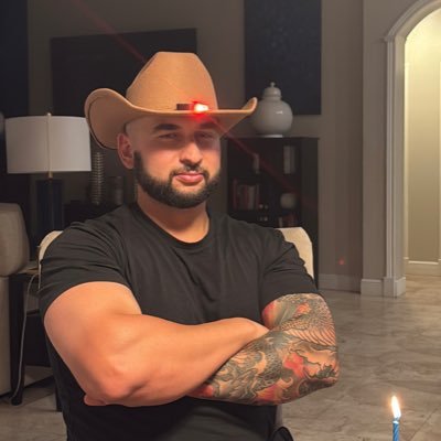 Bamzeuss's profile picture. Dark horse