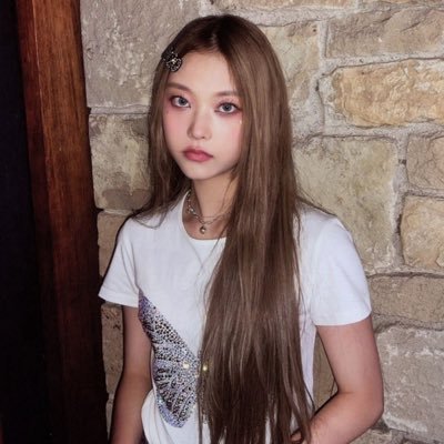 jeongyay's profile picture. nada eh para sempre #NEWJEANSNEVERDIE
