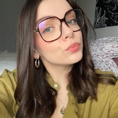 lomlry_'s profile picture. be a lover, give love, choose love