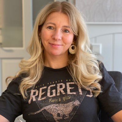 de_van86208's profile picture. Zing 🎼vecht 🥊 huil 🥹 bid 🙏 lach 🤣 werk🧑🏼‍💻bewonder 🤩