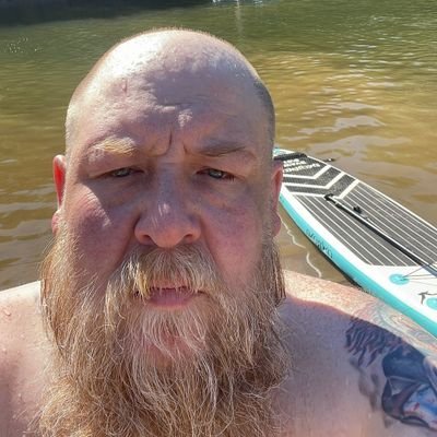 aazinengbehi's profile picture. Retired and just having fun😚