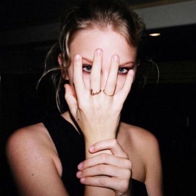 bilsjoy's profile picture. billie, taylor & anya ✿˖°. ݁ ˖୨୧₊❀ she/her