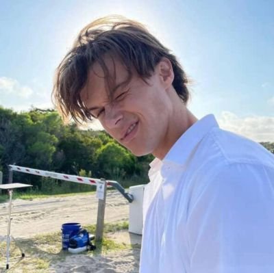 nbeyrs's profile picture. ~ Seven