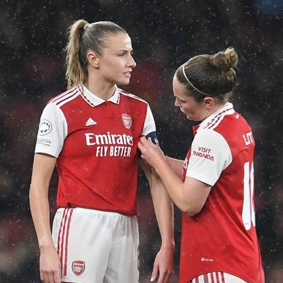 notbasicswiftie's profile picture. “Taylor Swift” - Kim Jisoo (2020) || she/her || #awfc 🏆🏆 || #swarla || #Harlivy