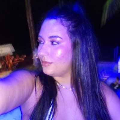 tomakarentomar's profile picture. acendo um e falo merda