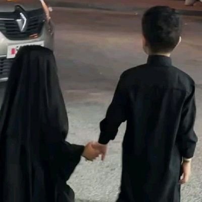 MrymWmstfy61019's profile picture. اشتقت لإنسانة كانت توصيني بأن أنتبه لنفسي كثيرا
يالتني أستطيع إخبارها بأني فقدت نفسي عندما غابت وأنني أصبحت جسدا بلا روح.