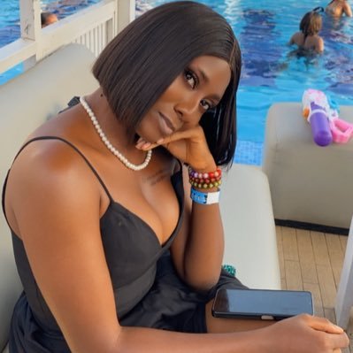 southgoddess919's profile picture. Professional hairstylist | a core Chelsea fan, anti APC | Fashion consultant | Model | Vixen💃🏼 DRAMATIC BEING 🙈