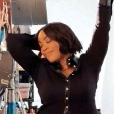 cosabvena's profile picture. I dream because each morning is heavy enough on its own || random tv shows, two unis, drowning in ao3 ~ motto: who the hell cares?