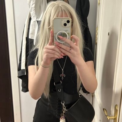 crufye's profile picture. miau