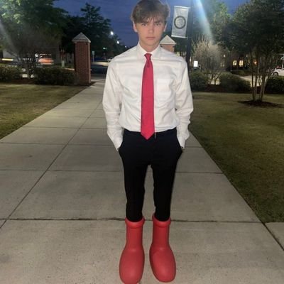 politicfrog's profile picture. 