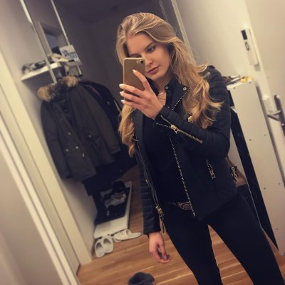 SharikaArd41063's profile picture. Chasing dreams under moonlit skies 🌙 , Lost in love, poetry, & the beauty of now ✨ |, here to inspire, connect, and create something beautiful. 💫