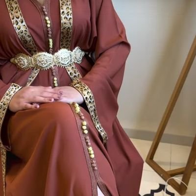 NinaNina222053's profile picture. حياة مزعجة...إما أن تستّرد بريقك فيها و تواصل اللمعان و إما يتم استبدالك و التخلص منك👌