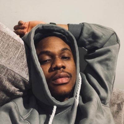 Nlerum_'s profile picture. 🩺 | Ex -statecraft student | Manchester is Red|  Music is therapy!🌹