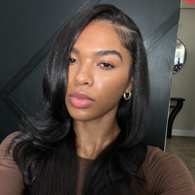 CeeMundy's profile picture. 