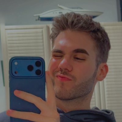 badgalrubs's profile picture. 🎈 Ex navy porque esta señora no saca música