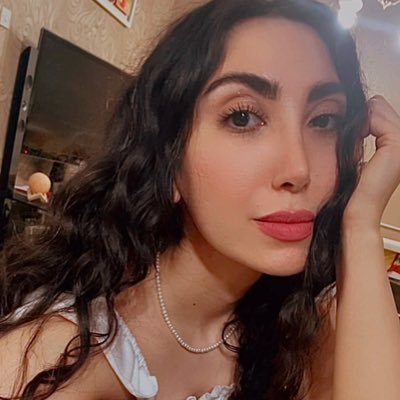 imthetulipgirl's profile picture. Árbol de la esperanza mantente firme.‌‌‌