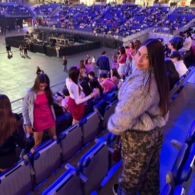 Yisha_r's profile picture. The world is yours!