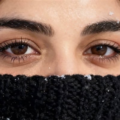 Nefel_2's profile picture. 💚❤