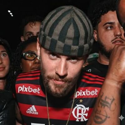 mwlambo's profile picture. just ɑ girl living on footbɑll, volleybɑll, f1 ɑnd pop culture.