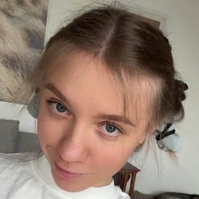 leyagornay78498's profile picture. 