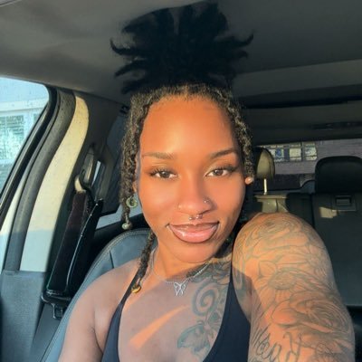 _DeCaraa's profile picture. One Pretty Ass Crybaby🤷🏽‍♀️