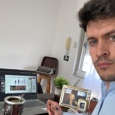 emajmm's profile picture. Casi periodista
Abogado..