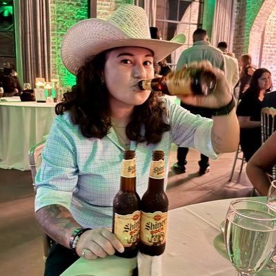 alyssasuarez19's profile picture. Blessed. Proud Red White & Blue American. Told My Parents They Raised Me Right & That's Somethin Money Can't Buy. Stros🤘🏼 / 63W28💙🪽