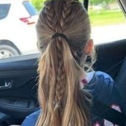 oumwuxot17563's profile picture. 