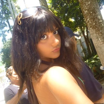 ninapsicotica's profile picture. i hate being bipolar it’s awesome