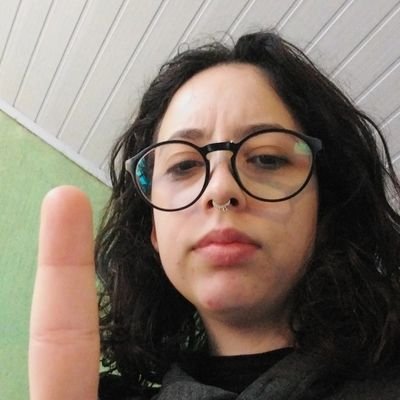 debh_hel's profile picture. 