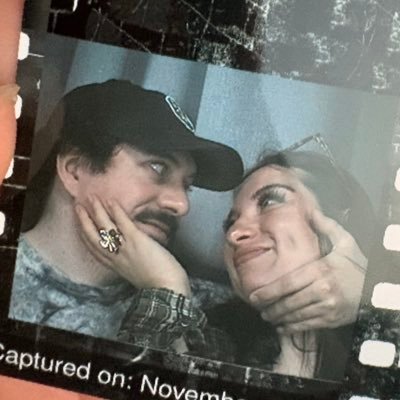 L0BOTOMYBARBIE's profile picture. big emo bitch