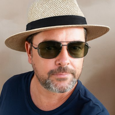 danielkrups's profile picture. O contrário do oposto do avesso daquilo que pensa sobre mim está meio certo e meio errado.