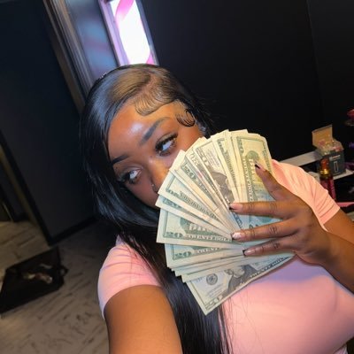 dbandztrappnn's profile picture. $bandz .💰 @//essenceluxetravel on IG💕✈️