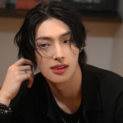 louvcelest's profile picture. • Escritora de fanfic e au, de qualidade MUITO duvidosa, que surta constantemente por raramente conseguir escrever •