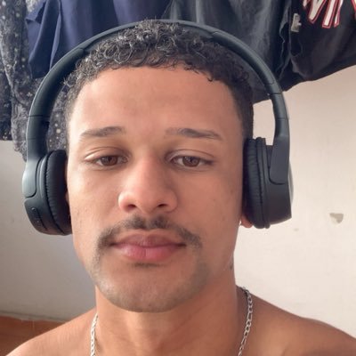 kirashinig's profile picture. pra nós que somos pretos, os clichês são outros