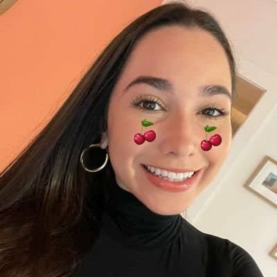 luciebell54's profile picture. New account.
Single with one kid 🌹