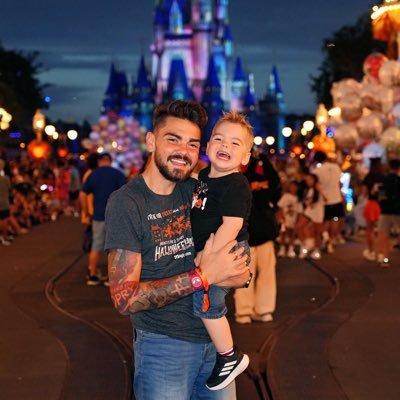 MrSmiler's profile picture. 26 • @LiWall_xo❤️ • Christ follower ✝️ • Founder of @Samuels_Smile