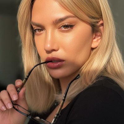 NidaGuven4's profile picture. tek gercek hesabim…Parmağınla beni işaret etmeden önce, ellerinin temiz olduğundan emin ol!”