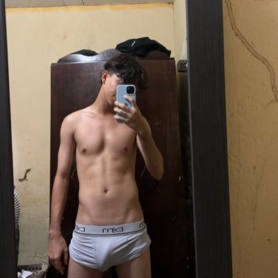 ramonzi0's profile picture. 