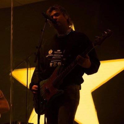 cal0ml's profile picture. is it better to feel this or feel nothing at all? ☼taurus ☾ gemini ↑leo miss @5sos everyday