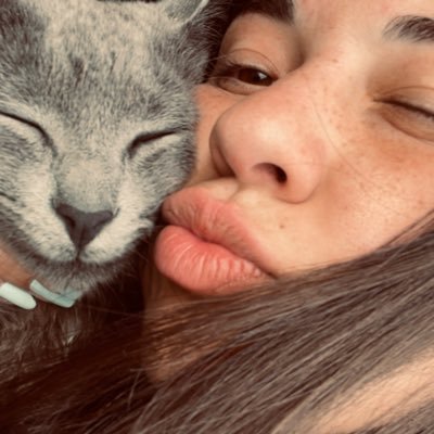 bri_delgado1's profile picture. 