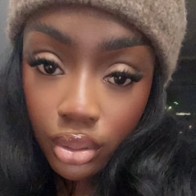 pambky's profile picture. 