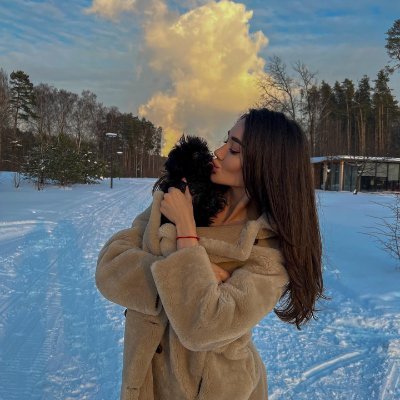 Ellisney1's profile picture. Achieving oneself is not based on fantasy