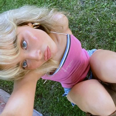 stilesledger's profile picture. — my honey, you’re a heart shaker ★