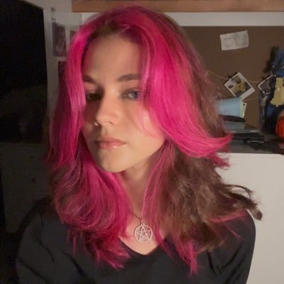 andorinha___'s profile picture. ☠︎︎⋅˚₊‧𝔅𝔞𝔤𝔞𝔠̨𝔞 𝔡𝔢 𝔇𝔦𝔡 ?¿ ϟ⋆˚₊☭ “ 𝔟𝔢 𝔱𝔥𝔢 𝕾𝖜𝖆𝖑𝖑𝖔𝖜 𝔱𝔥𝔞𝔱 𝔱𝔞𝔨𝔢𝔰 𝔬𝔱𝔥𝔢𝔯𝔰 𝔣𝔬𝔯 𝔰𝔲𝔪𝔪𝔢𝔯 𖤍“ ˚˖𓍢ִ໋🎓✧˚.🥀⋆˚₊ ☢︎︎ 𐮙💍𐮚